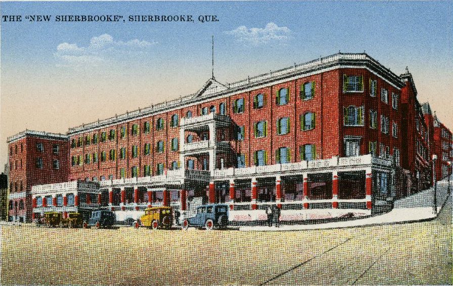 5. L'Hôtel New Sherbrooke, au coin des rues King et Dépôt vers 1910-1920.